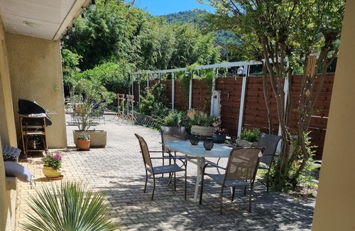 Saint-Laurent-du-Pape Maison | Échappée Belle en Ardèche : Maison de Charme Avec Piscine Couverte et Loisirs