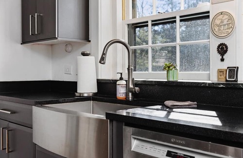 Lewis Mountain Maison | Welcome to your dream home in the heart of UVA, Charlottesville!