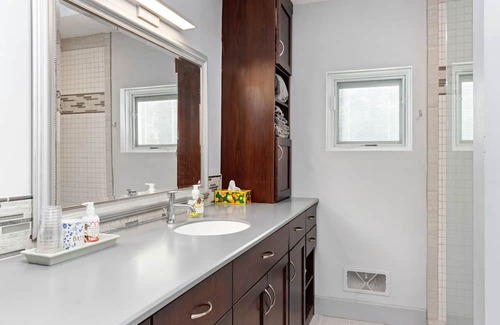 Lewis Mountain Maison | Welcome to your dream home in the heart of UVA, Charlottesville!