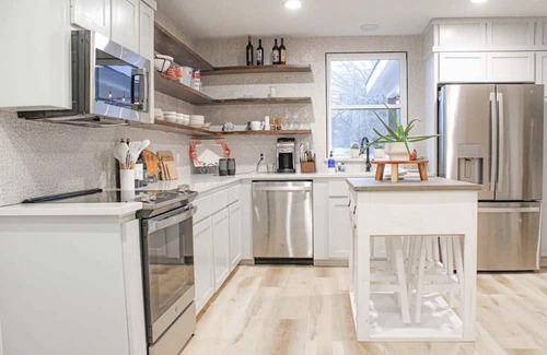 Saint Jo Maison | Let Go in Saint Jo! A modern barn house