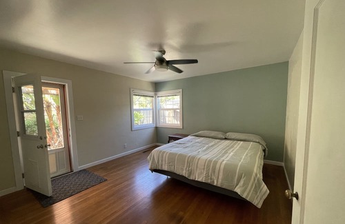 Martinez Maison | Furnished Room in Quiet 2 Bedroom Home. Walk, Bike or Bus to Downtown Martinez.