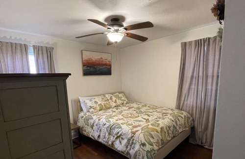 Huntington Maison | ~Cozy 3-Bedroom Bungalow~Near Ritter Park, Downtown, and Marshall University