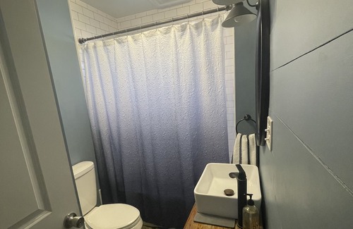 Huntington Maison | ~Cozy 3-Bedroom Bungalow~Near Ritter Park, Downtown, and Marshall University