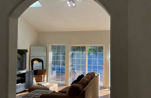 Friendly Maison | Vintage Modern Home in South Eugene w/ Pool