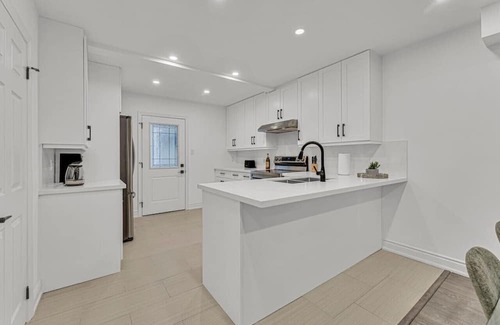 Hamilton Maison | Luxury Comfort 3 BR Near Hospitals/Tims Field/GO