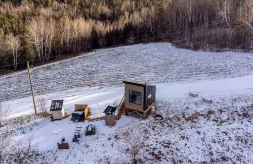 Waterford Cabine | STOKE Pod tiny cabin with epic view next to Poley Mountain