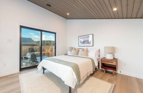 Waterford Cabine | STOKE Luxury Cabin 1 with epic views