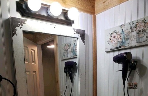 Lufkin Cabine | Rustic Corner Cabin