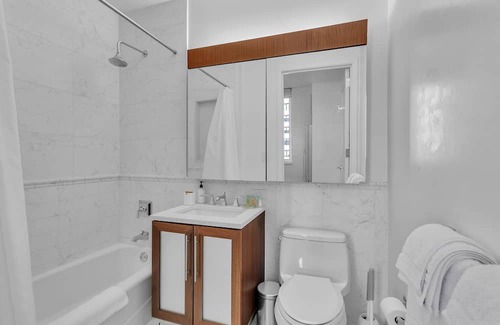 Manhattan Valley Appartement | Columbus Square 1 BR w/ Office by Anyplace - 11620
