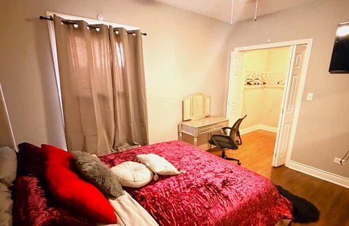 Roseland Maison | Step into luxury at our fully equipped, cozy 4/5 BR, a blend of style & comfort.