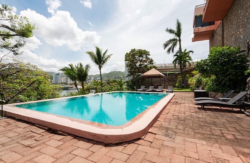 Playa Guitarron Maison | Spacious and Beautiful Beach House in Las Brisas