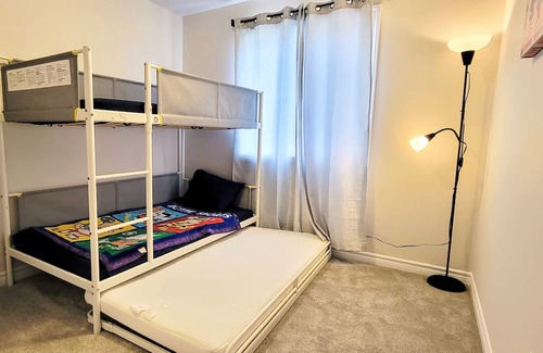 Ottawa Division Maison | New Build+PrimeTV+Movie+Games+Airport 10 mins