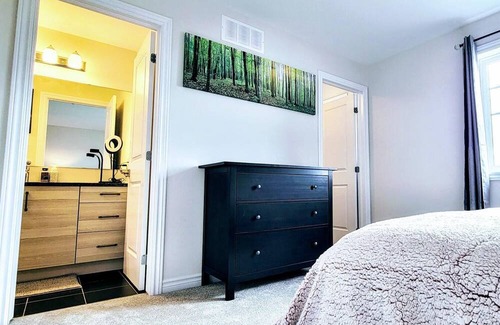 Ottawa Division Maison | New Build+PrimeTV+Movie+Games+Airport 10 mins