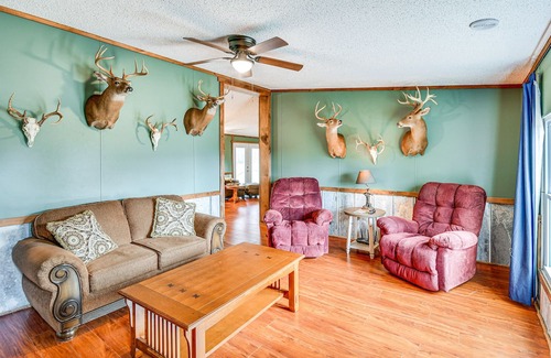 Union Springs Maison | Rustic Union Springs Home w/ Gas Grill + Deck!