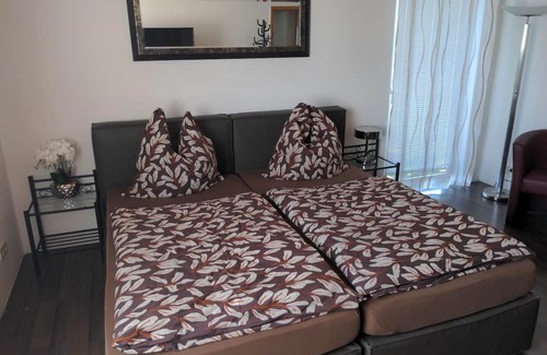 Grebenstein Appartement | Ferienwohnung im Grünen