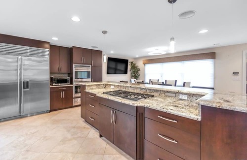 Lido Beach Maison | Water View Beach House with roof top deck and private beach