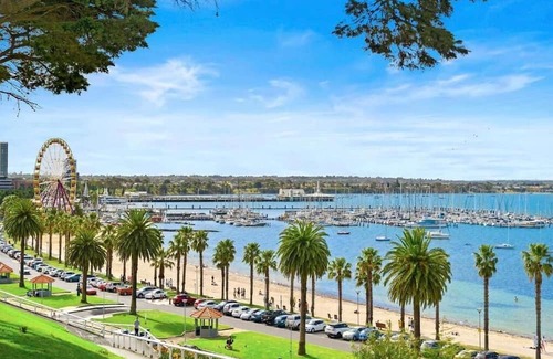 Geelong West Maison | Cosy apartment located close to shops, restaurants and Geelong CBD
