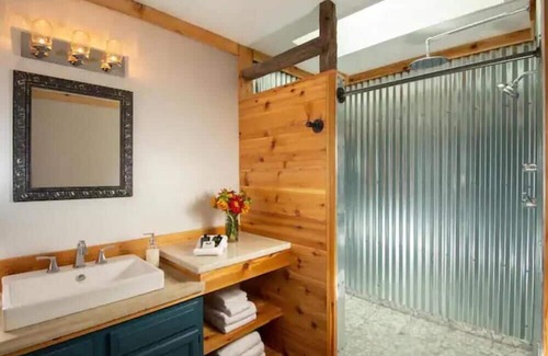 Steeles Tavern Cabine | Sunset Cabin, Hot tub and on site Spa!