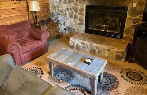 Steeles Tavern Cabine | Sunset Cabin, Hot tub and on site Spa!