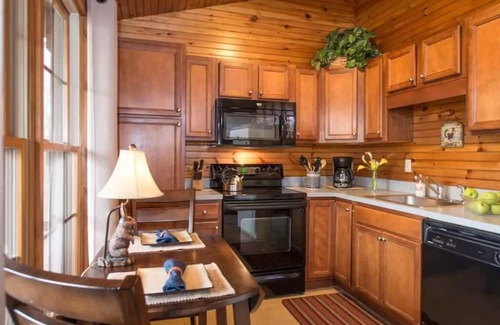 Steeles Tavern Cabine | Sunset Cabin, Hot tub and on site Spa!