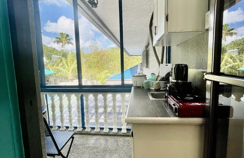 Koror Appartement | Ngermid Oasis - Studio With Kitchenette & Pool View