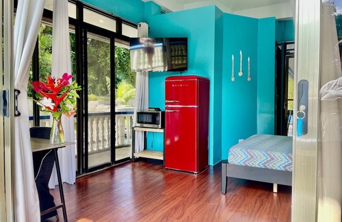 Koror Appartement | Ngermid Oasis - Studio With Kitchenette & Pool View