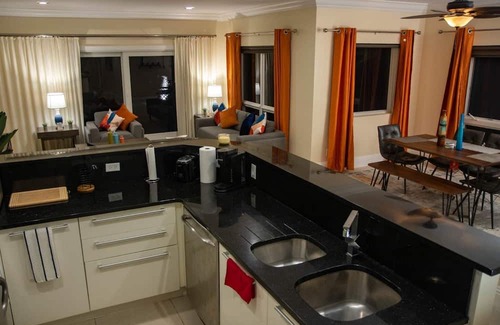 Bahamia West Copropriété | Canal Front Comfort - Dock Slip Available