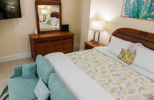 Bahamia West Copropriété | Canal Front Comfort - Dock Slip Available