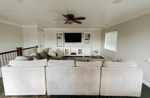 Provo Maison | Spacious 4-BR Oasis with Private Indoor Pool & Hot Tub