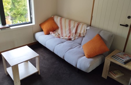 Albany Heights Appartement | Secluded forest retreat -3min to Albany - incl pool and large patios