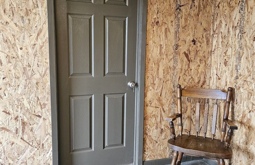 Silver Creek Village Appartement | Cozy 1 room studio with access to bathhouse and coffee bar