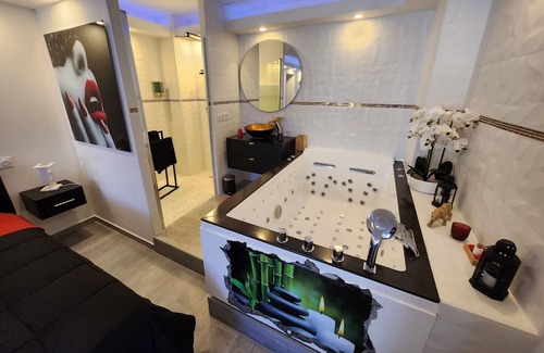 Saint-Assiscle Appartement | Studio Romantique Avec Jacuzzi