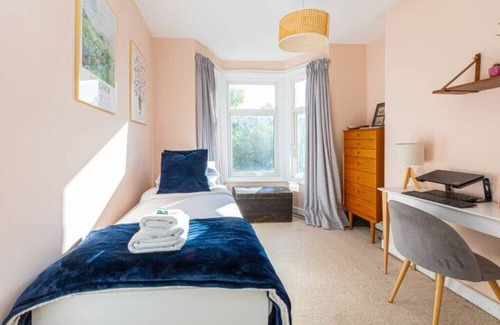 Hoe Street Appartement | Vibrant 2BR Flat in Walthamstow, 5 min to Tube