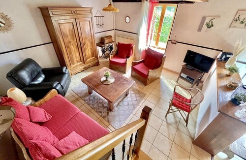 Saint-Aubin-le-Monial Cottage | Gite Saint-Aubin-le-Monial, 1 bedroom, 2 persons