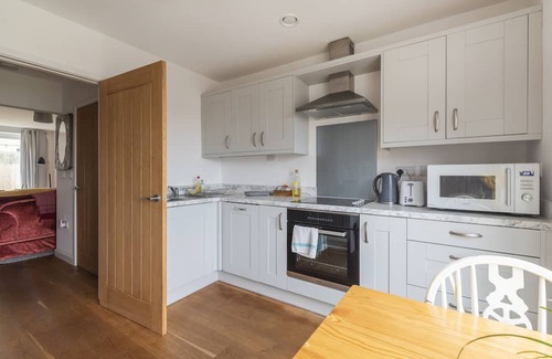 Frome Maison | Spacious, elegant home. Central location. Ideal for holidays and business.