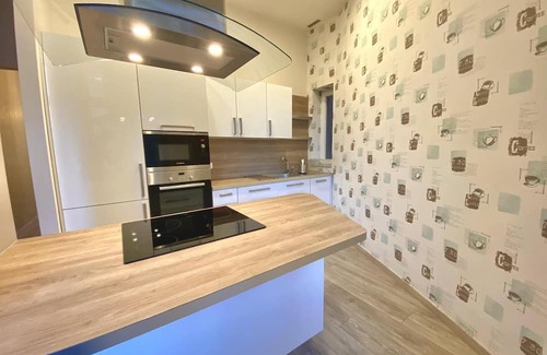 Szentimrevaros Appartement | Luxury Buda, Welcome to our large, freshly renovated 2-bedroom apartment!