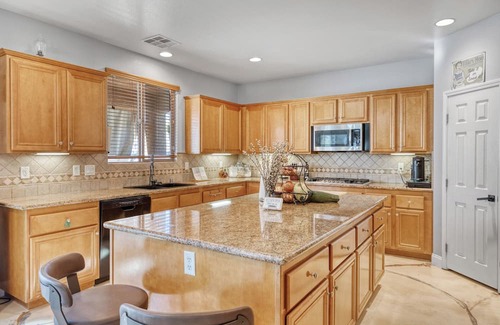 Silverado Ranch Maison | Lavender Oasis-Your Retreat from the Vegas Hustle
