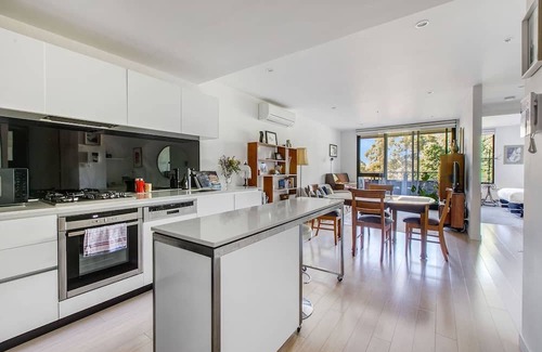 Brunswick East Appartement | Brunswick Serenade A Soulful Balcony Retreat