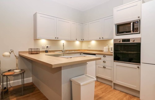 Haddington Cottage | 8 BARNEY MAINS COTTAGE, pet friendly, with open fire in Haddington