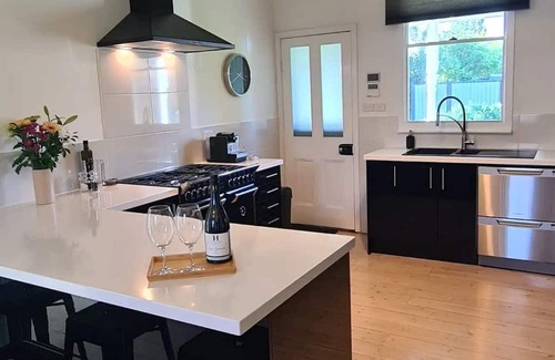 Seppeltsfield Maison | The Cottage at Seppeltsfield 2 bedroom cottage in the heart of Seppeltsfield