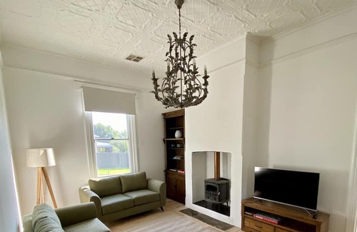 Seppeltsfield Maison | The Cottage at Seppeltsfield 2 bedroom cottage in the heart of Seppeltsfield