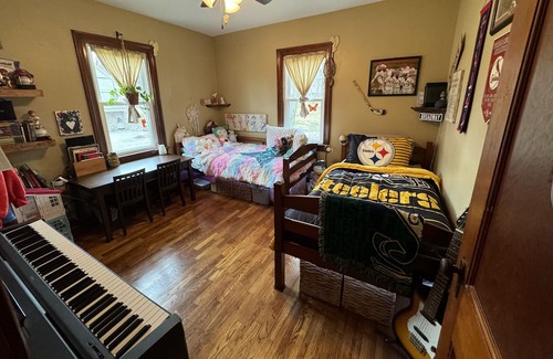 Mount Carmel Maison | 2024 Solar Eclipse Full Totality Location! 2 Bedroom 1 Bath Home