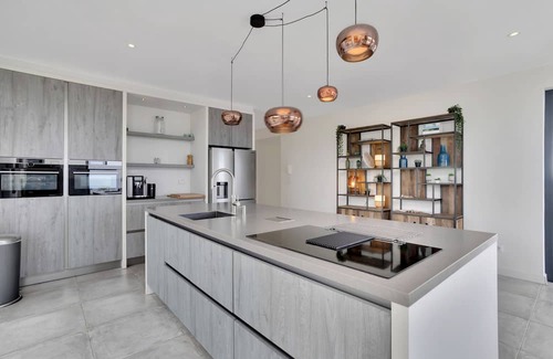 Sabadeco Maison | Kas di Luna, NEW! Luxury villa with gorgeous ocean views and infinity pool.
