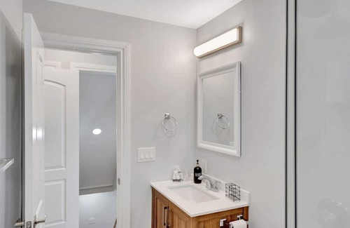 Uniondale Maison | Fully Renovated Family-Sized Home