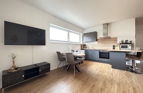 Mahlberg Appartement | Lumiflats: Deluxe Studioapartment mit Terrasse und Garten Nähe Europapark