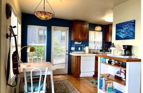 La Conner Cabine | Perfect for Tulip Festival! Sunset Oceanview Cottage