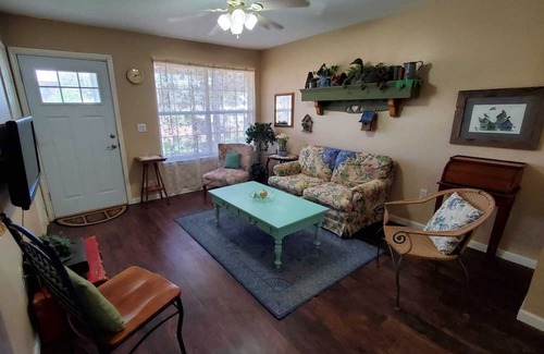 Matador Maison | Comfortable cottage in Matador TX with fenced back yard. Pet and horse friendly!