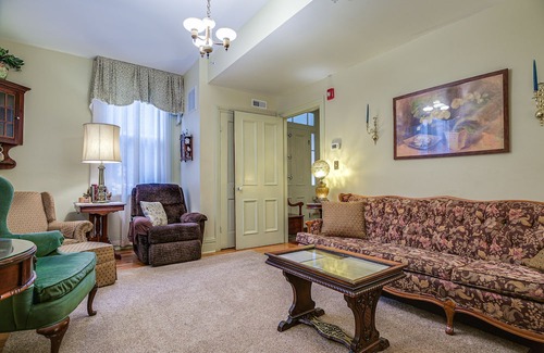 Middletown Maison | Middletown Getaway w/ Fire Pit & Multi-Level Deck!