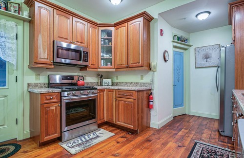 Middletown Maison | Middletown Getaway w/ Fire Pit & Multi-Level Deck!