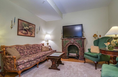 Middletown Maison | Middletown Getaway w/ Fire Pit & Multi-Level Deck!